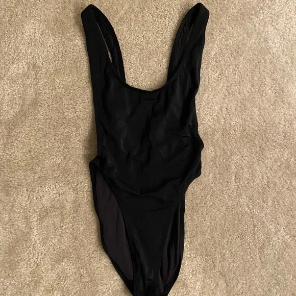 Norma Kamali Marissa One Piece SIZE SMALL - Picture 4 of 4